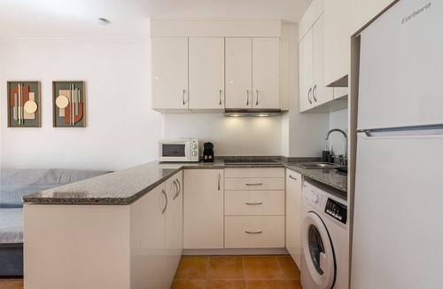 La Herradura Apartment | Apartment 'Apartamento Las Tejas' with Sea View, Shared Terrace and Wi-Fi