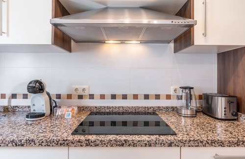 Barrio de la Vega Apartment | Apartment 'Apartamento Molinillo' with Mountain View, Wi-Fi and Air Conditioning