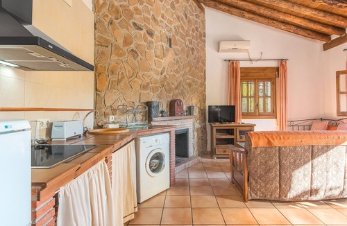 Castril Apartment | Apartment 'Casa Rocío' with Mountain View, Wi-Fi and Air Conditioning