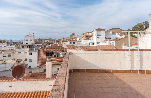 Beiro Apartment | Apartment 'Granada David' with Shared Terrace, Wi-Fi and Air Conditioning