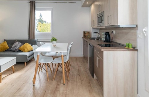Cervantes Apartment | Apartment in a restored mansion in Granada.