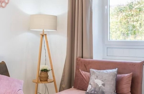 Cervantes Apartment | Apartment in a restored mansion in Granada.