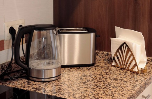 Barrio de la Vega Apartment | Apartment in quiet area between the snow and the beach, 10 min from the Alhambra