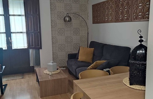 Central District Apartment | Apartment in the center of Granada, 5 minutes away from the Alhambra.