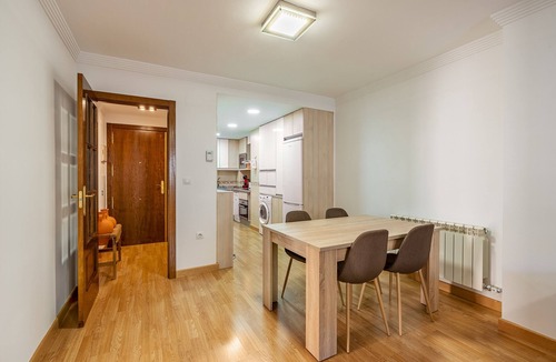 Monachil Apartment | Apartment "Ladera de Sierra Nevada" with Mountain View & Wi-Fi