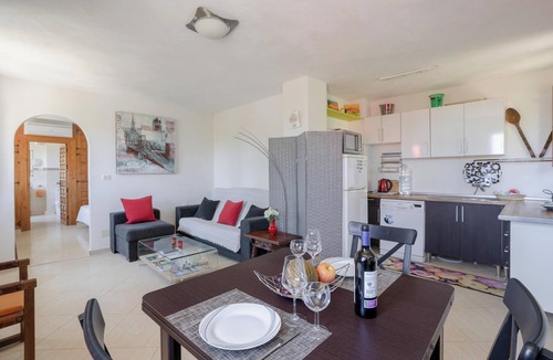 Salobrena Apartment | Apartment "Luna" with Shared Pool, Wi-Fi, Air Conditioning, Terrace & Garden