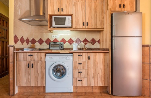 Jerez del Marquesado Apartment | Apartment 'Postero' with Mountain View, Balcony and Wi-Fi