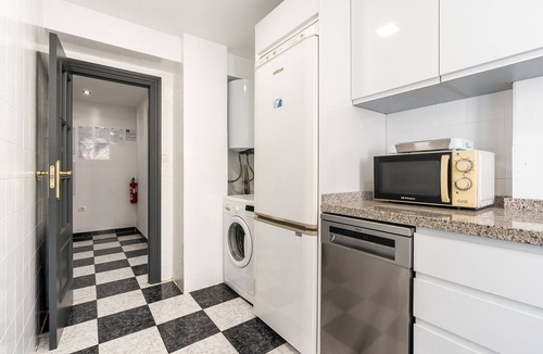 Zaidin Apartment | Apartment 'Salazar' with Balcony, Wi-Fi and Air Conditioning