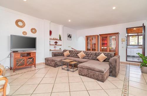 Velilla-Taramay Apartment | Argali Beach Almuñecar