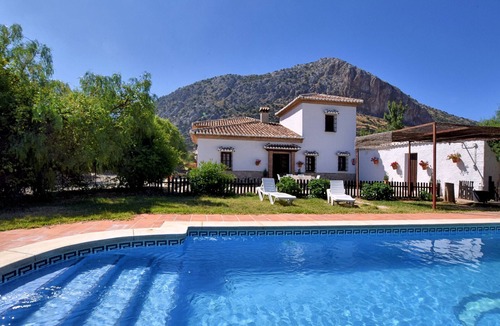 Loja Ski Chalet | Authentic cortijo with private pool