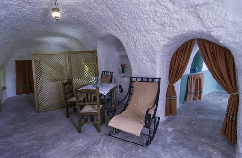 Baza House | BASTI CAVE 5