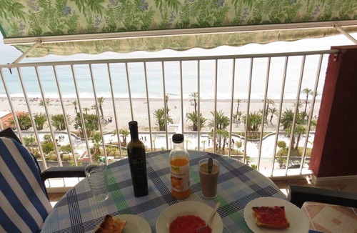 Velilla-Taramay Apartment | Beachfront, Pool, Wifi, Heating, Family, 6 People, Spacious