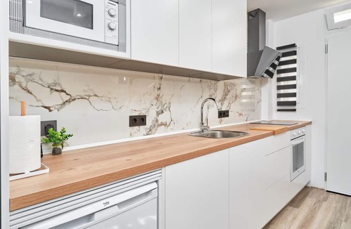 Almunecar Apartment | Beautiful apartment in Almuñecar, 7 minutes from the beach.