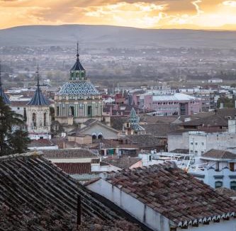 San Ildefonso House | Beautiful Duplex-City Center. Parking by the house