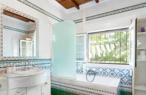 Niguelas House | Beautiful private villa for 6 guests with WIFI, A/C, private pool, TV, patio and parking