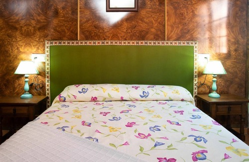 Niguelas House | Beautiful private villa for 6 guests with WIFI, A/C, private pool, TV, patio and parking
