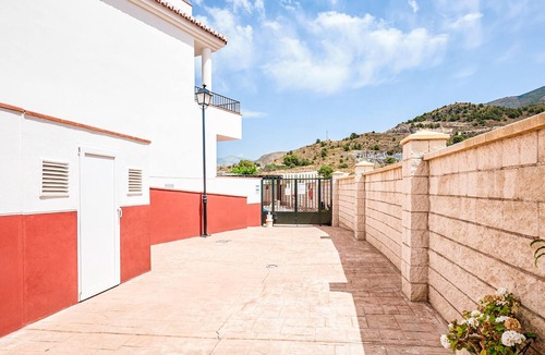 Velez de Benaudalla Apartment | Beautiful vacation apartment with private terrace