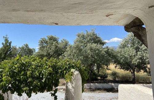 Baza Cottage | BENZALEMA CUEVA 2 PETS ARE ALLOWED