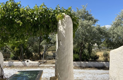 Baza Cottage | BENZALEMA CUEVA 2 PETS ARE ALLOWED