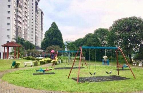 Kuala Lumpur House | Budget Single Bedroom at Suria Kipark Damansara with foldable mattress for 2 pax