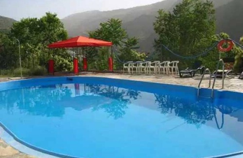 Trevelez House | Camping 3 étoiles - Piscine - eec0b0