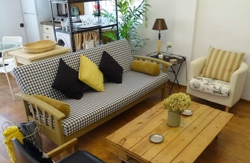 Pinos Genil Apartment | Captivating 1-Bed Apartment in Pinos Genil
