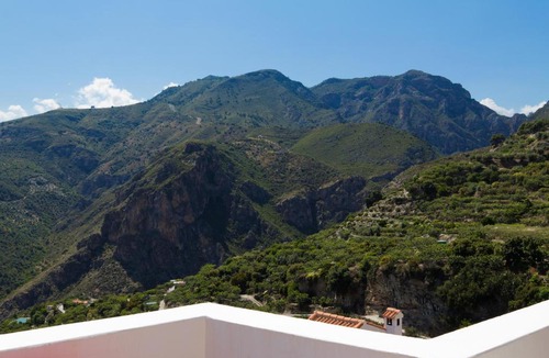 Lentegi House | Casa Alegria