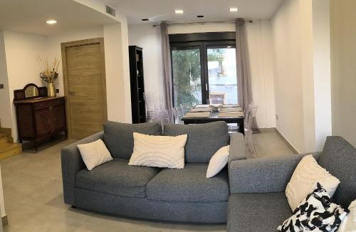Cervantes House | Casa con jardín, aparcamiento