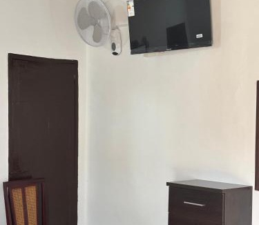 Alhama de Granada House | Casa cubo