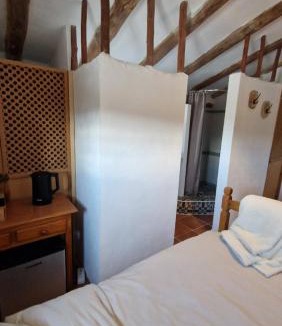 Baza Bed & Breakfast | Casa De La Familia - Casa Rural