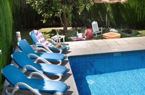 Huetor Santillan House | Casa El Pilar con piscina, jardín y barbacoa