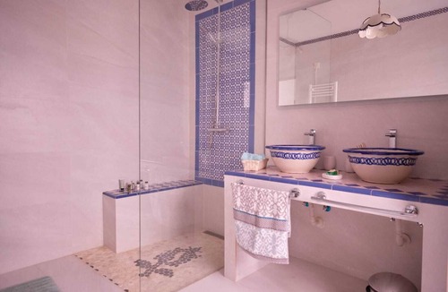 Albaicin House | Casa histórica en pleno centro del Albaicín, con hermosas vistas a la Alhambra.