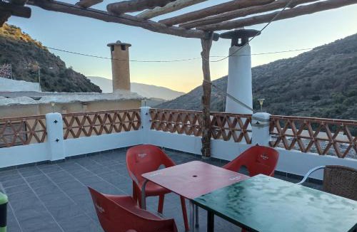 Pampaneira House | Casa Los Trillizos