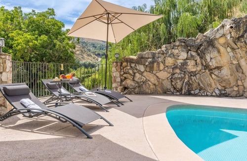 Algarinejo Villa | Casa Rural Cortijo Pesquera Algarinejo by Ruralidays