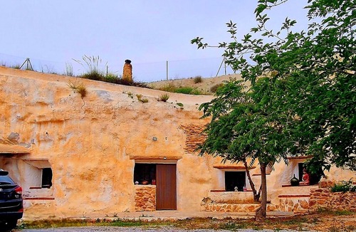 Baza House | Cascamorras Cave House "Capricho andaluz".