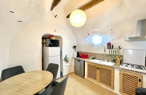 Cullar House | Cave house Nadieh with pool and facilities for PRM