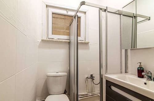 Cihangir Apartment | Central Flat w Backyard 5 min to Taksim Square