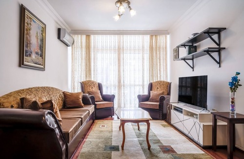 Bakırkoy Apartment | Central Flat w Balcony 1 min to Carousel Mall