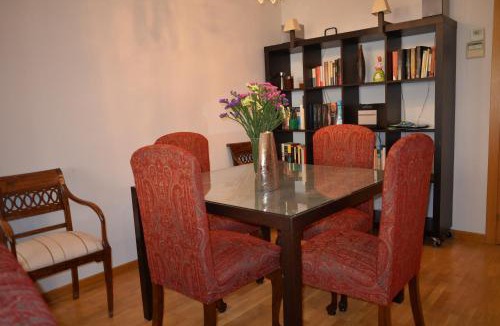 Plaza de Toros-Doctores-San Lazaro Apartment | Central, Spacious Parking
