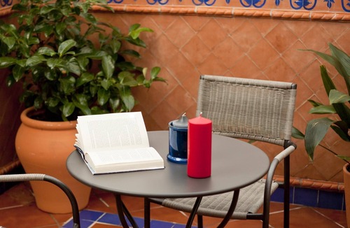 Centro - Sagrario Apartment | Centrally located, with free car park and patio