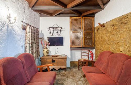 Algarinejo House | Charming Farmhouse Retreat