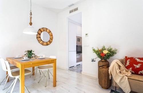 Central District Apartment | Charming studio near the Cathedral. Zacatin 302