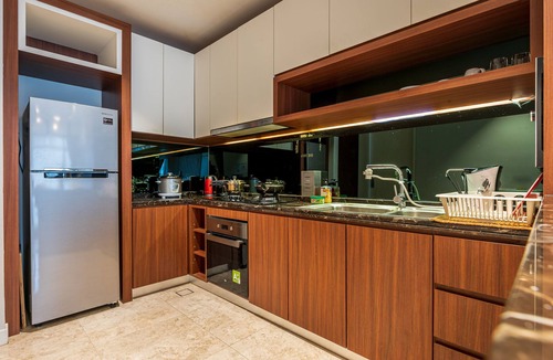 Kuala Lumpur City Centre Apartment | CityView Near KLCC 6pax 5min to Monorail | Netflix