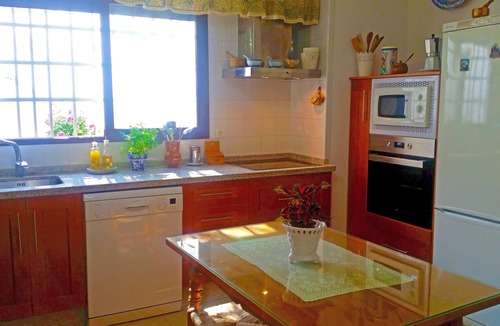 Orgiva Villa | CLASSIC ANDALUSIAN VILLA, SURROUNDED BY ORANGE TREES, FOUNTAINS. PRIVATE POOL.