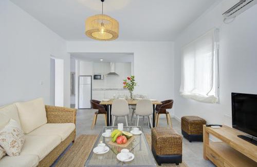 Calahonda House | Comeback HOTEL CALIFORNIA