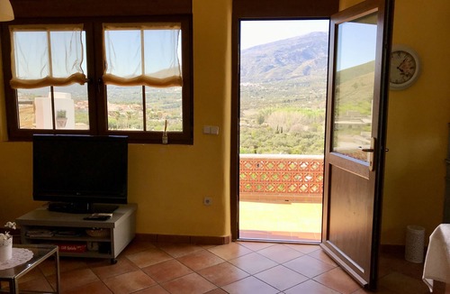 Orgiva House | Comfort holiday home (WIFI, pool, 3 terraces, fantastic view of the mountains)