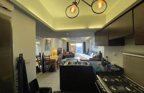 New Cairo Apartment | Comfortable Sunny apart 16 mins from Airport