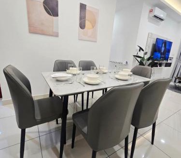 Kampung Bukit Dukong Apartment | Comfy Cheras C180 Belakong Tradres Park 3BR 2 Bath Room 2 Carpark