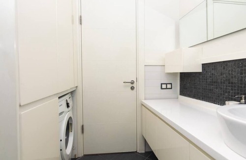 Bomonti Apartment | Comfy Home near Public Transportation in Sisli