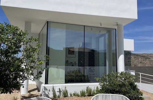 Velez de Benaudalla House | Contemporary detached villa with private pool and garden